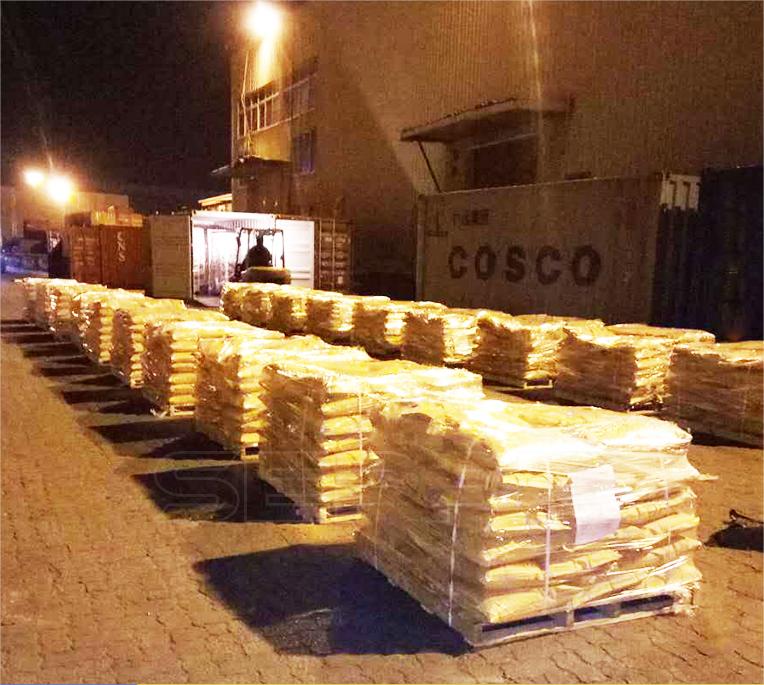 White fused alumina bags on pallet