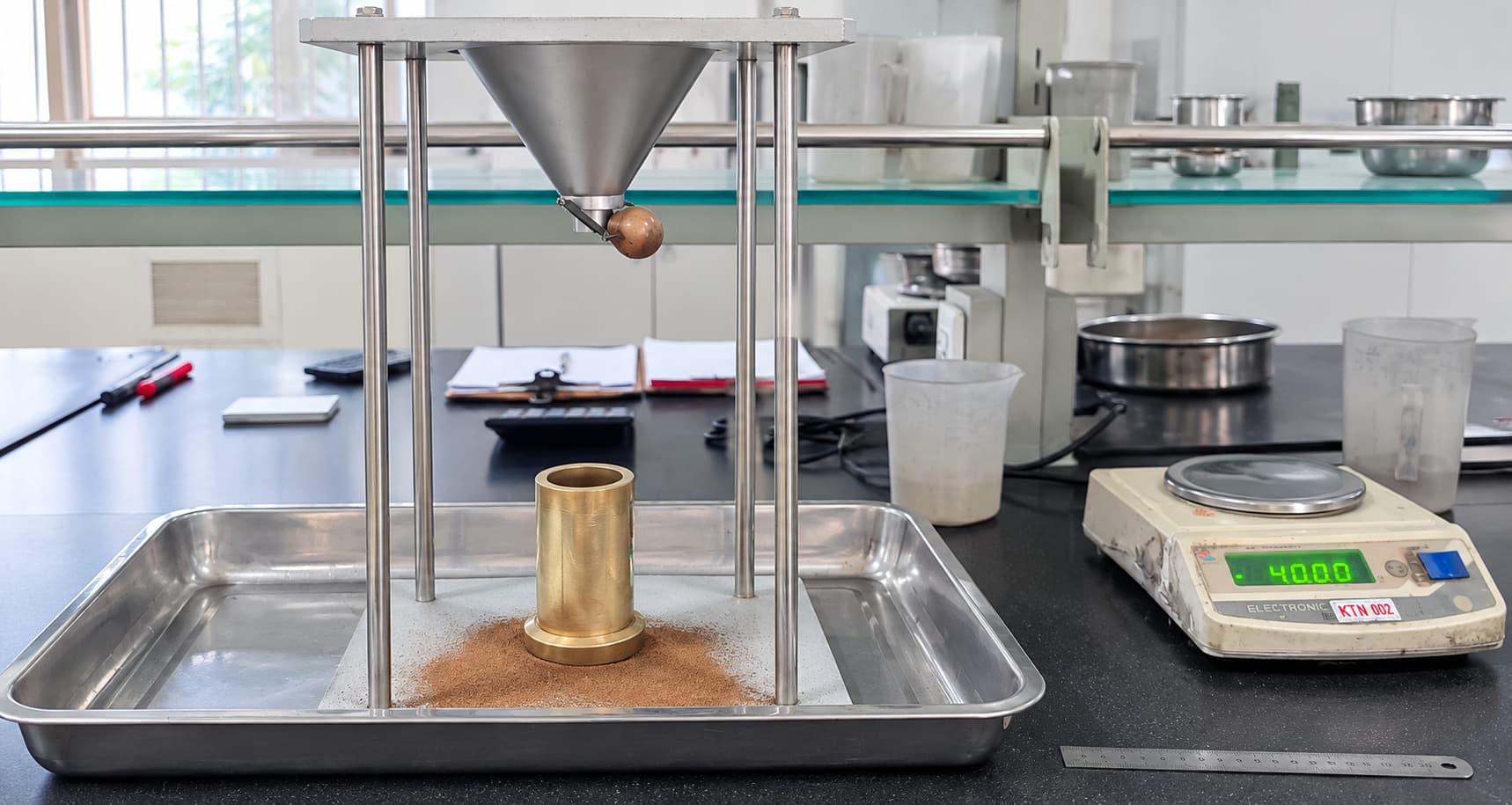 Bulk density measurement tool