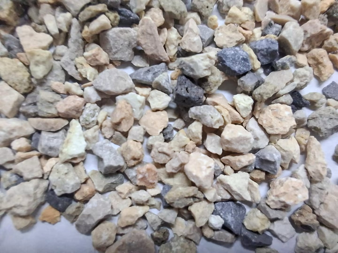 Refractory-grade calcined bauxite aggregate